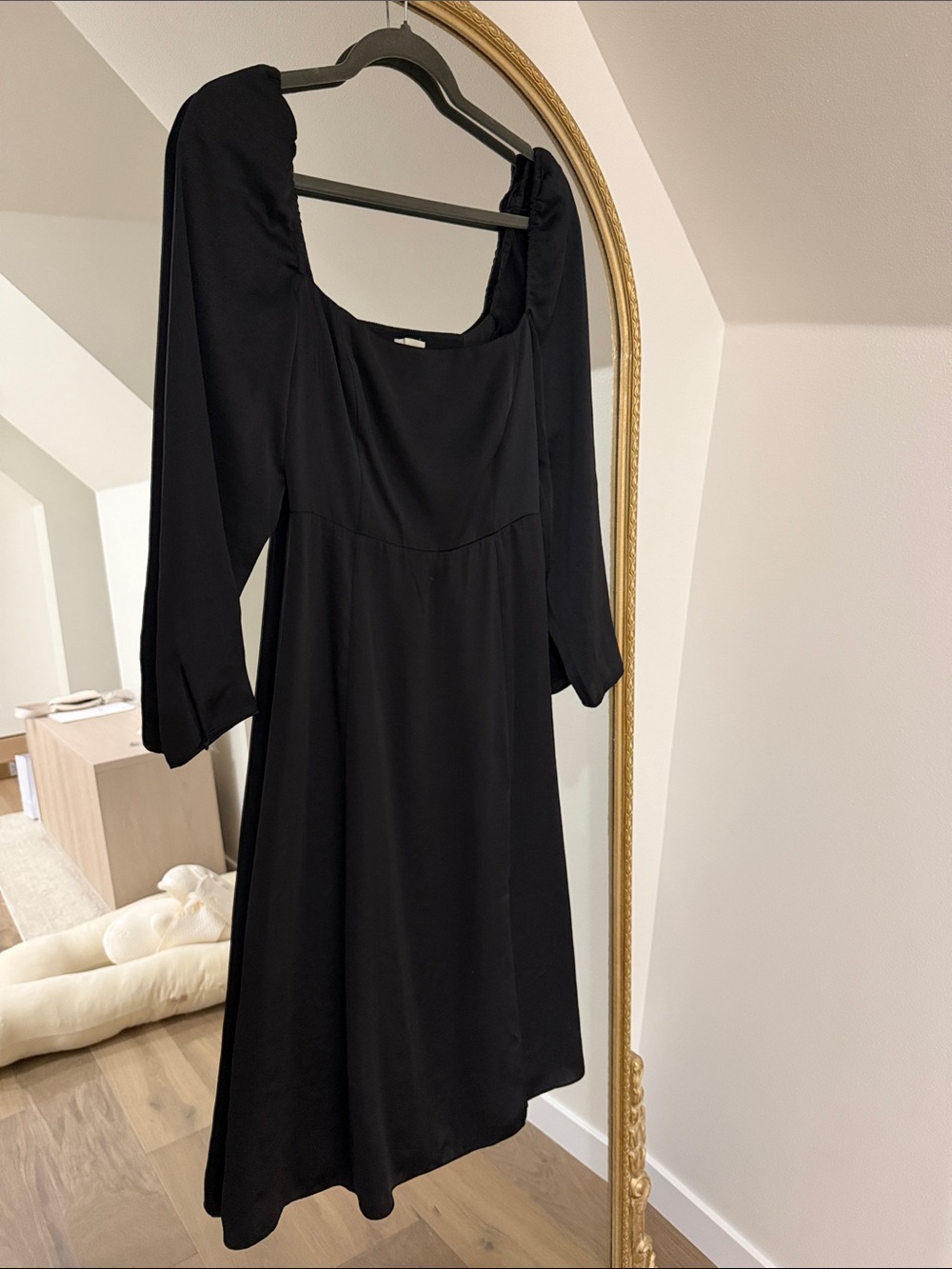 Wilfred Black Long-Sleeve Square Neck Midi Dress